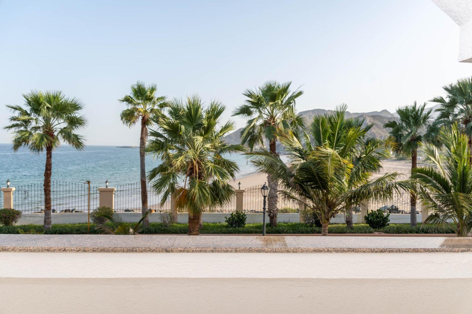 Sandy Beach Hotel & Resort Al Aqah Exterior foto