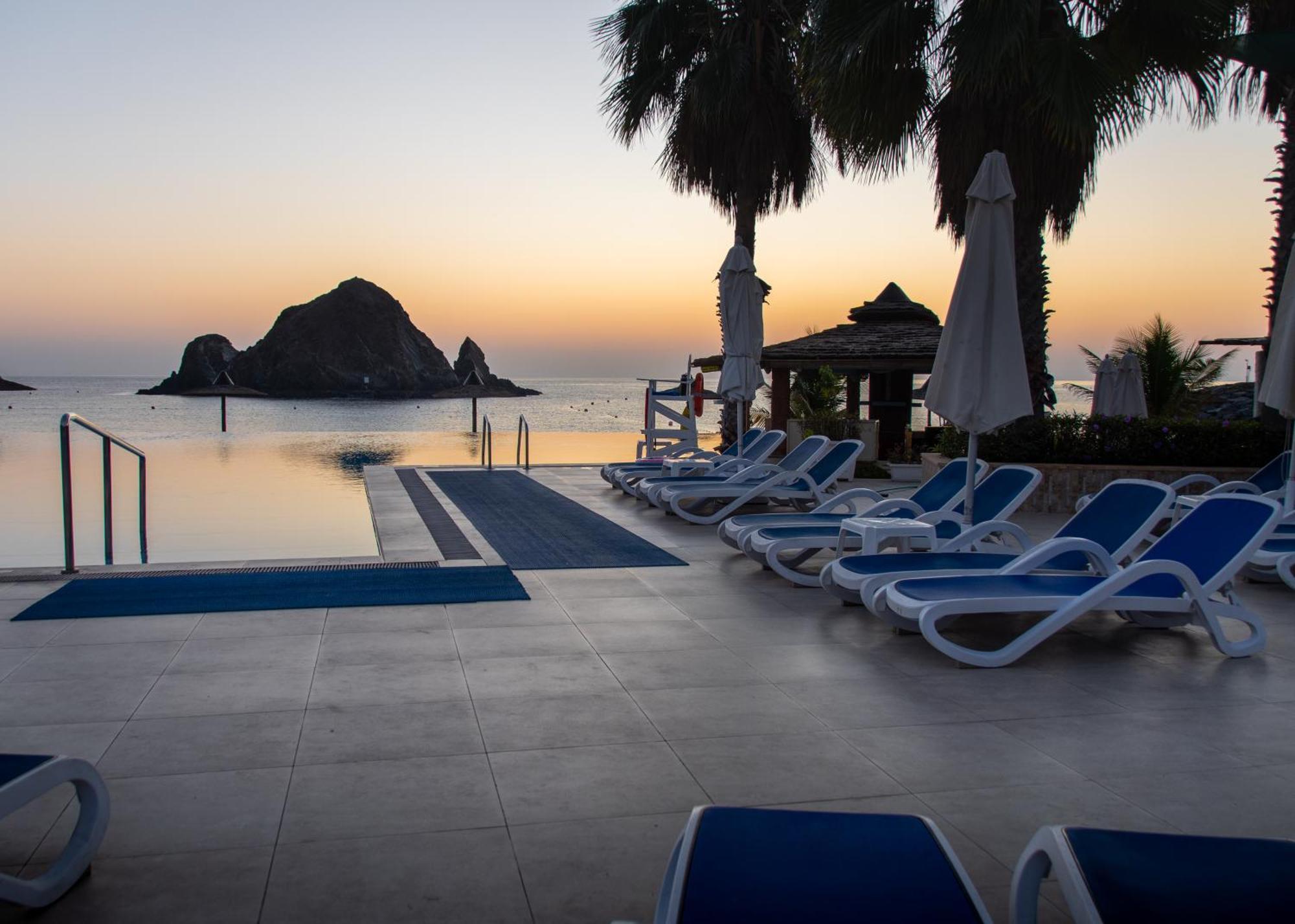 Sandy Beach Hotel & Resort Al Aqah Exterior foto